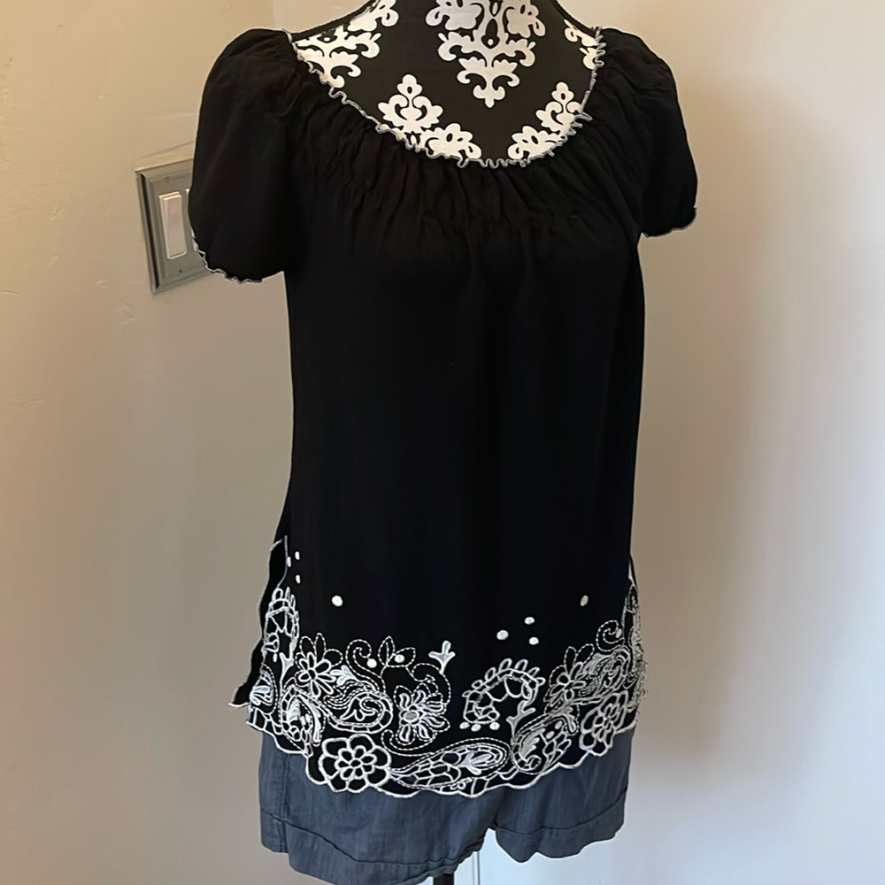 Boho summer vintage embroidered blouse can be off shoulder